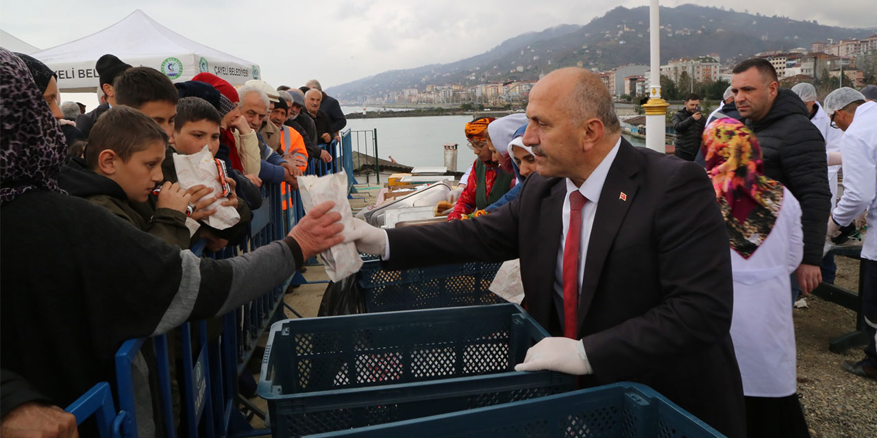 Çayeli'nde 3 Bin 500 Kişilik Hamsi Festivali