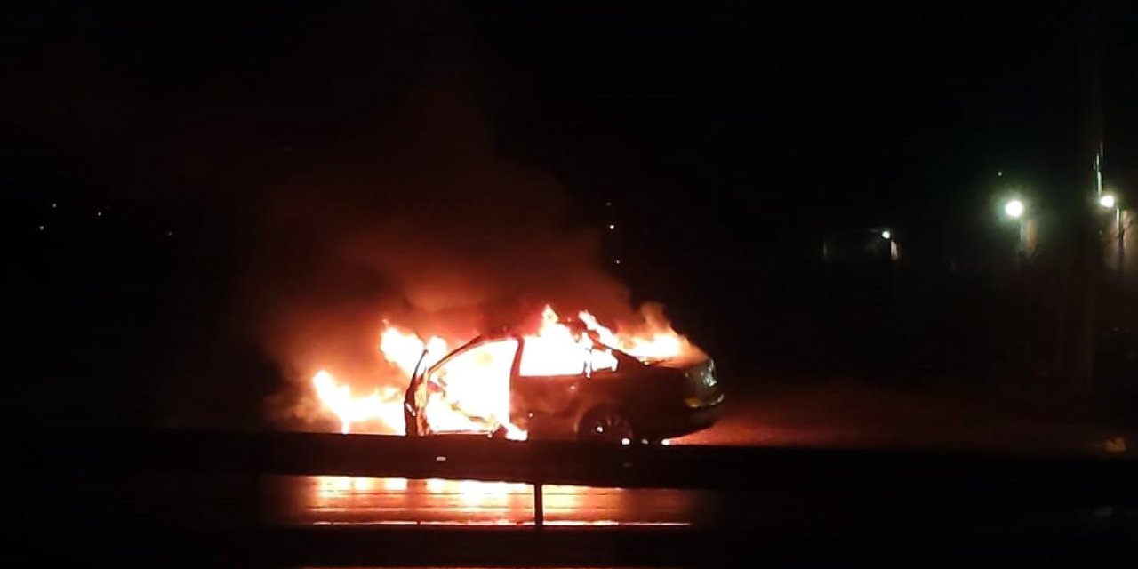 Tokat'ta Otomobil Alev Alev Yandı
