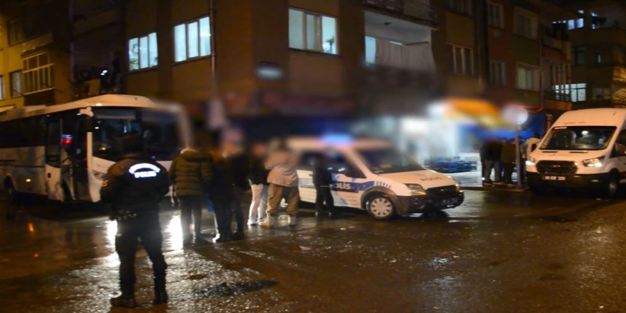 Kayseri'de Polisin 'Huzur' Uygulamasında 28 Kaçak Göçmen Yakalandı