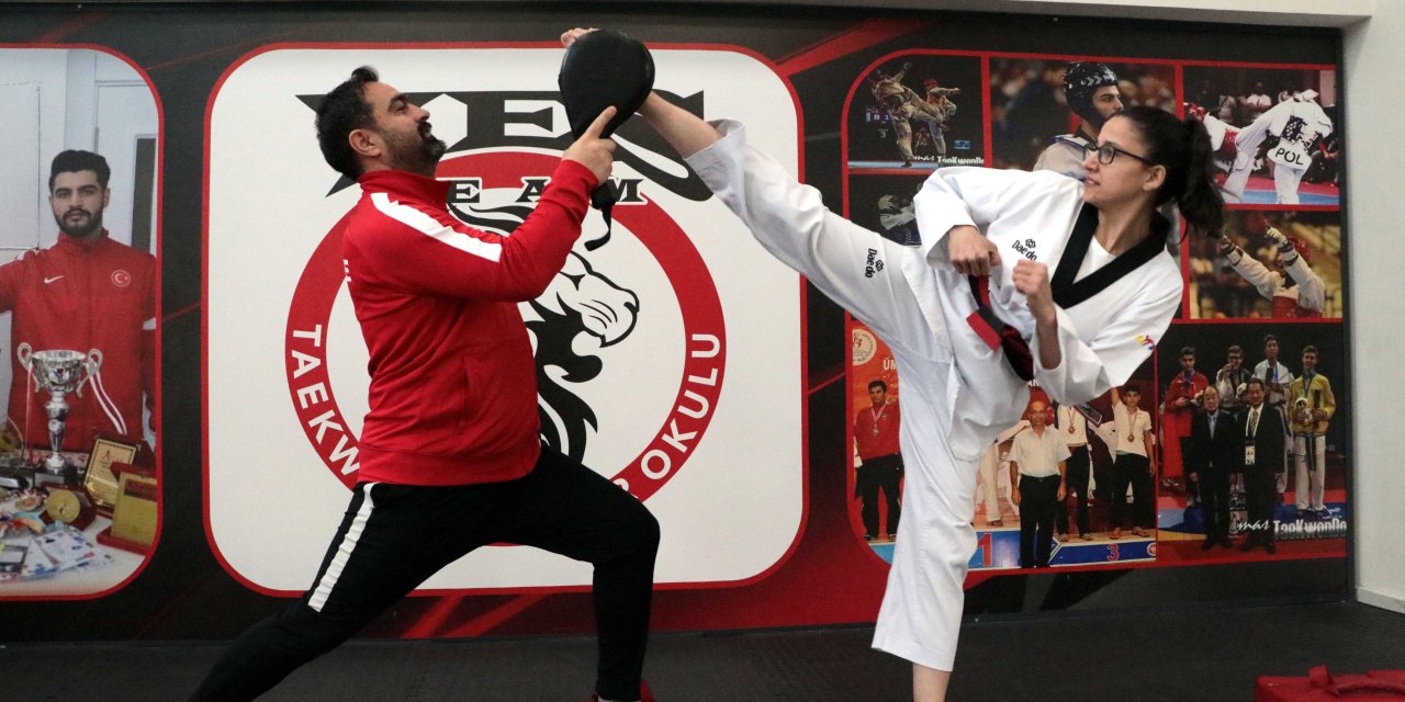 İşitme Engelli Zeliha, Tekvandoda Şampiyon Olup Ödülle Tüp Bebek Tedavisi Olmak İstiyor