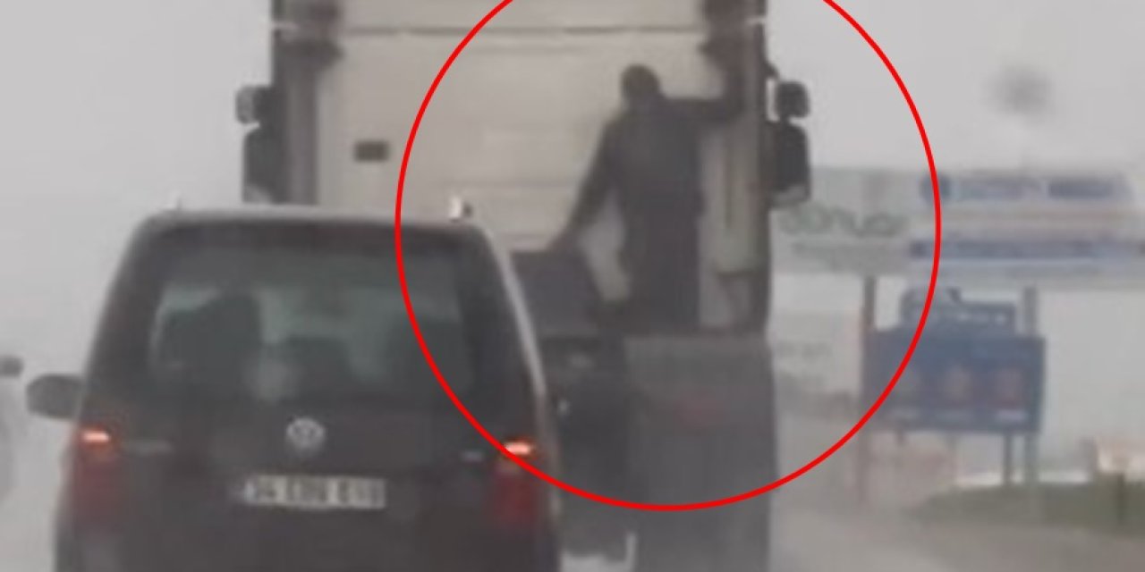 Batman'da Tır’ın Arkasında Tehlikeli Yolculuk Kamerada