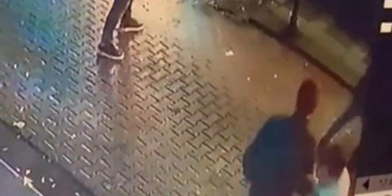 İstanbul - Kadıköy'de Aracına Yaslandığı İçin Uyardı; Çıkan Kavgada Silahla Rastgele Ateş Etti