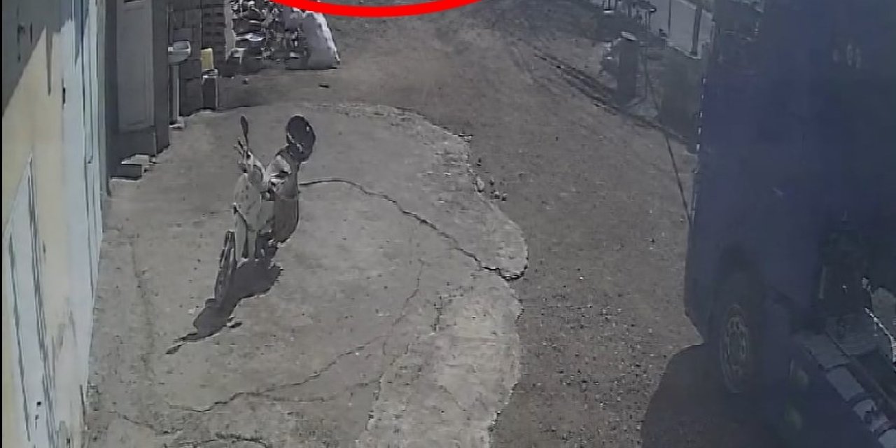 Yolcu Otobüsünün Evin Bahçesine Girdiği Kaza Kamerada