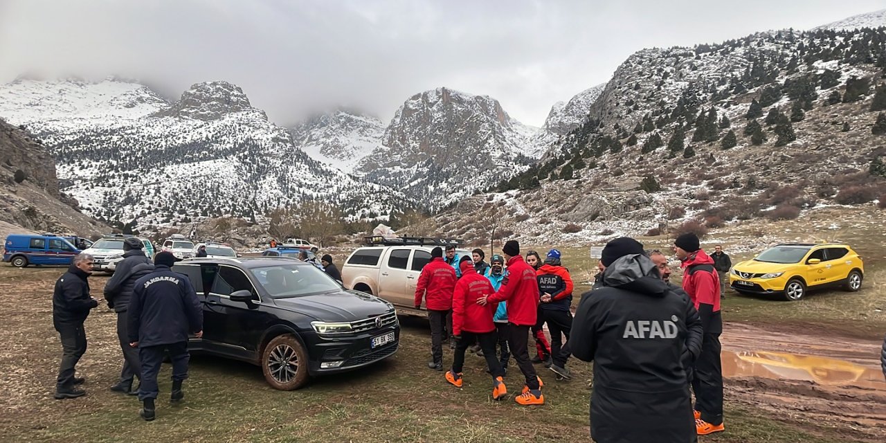 Alman Dağcılarla Kayak Yapan Türk Rehber, Kar Kütlesi Altında Kalarak Hayatını Kaybetti