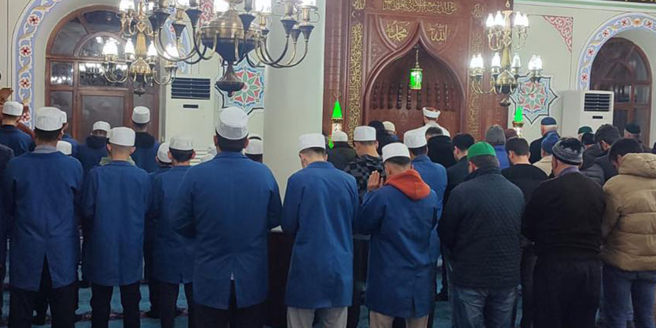 Rize'de İlk Teravih Namazı Kılındı