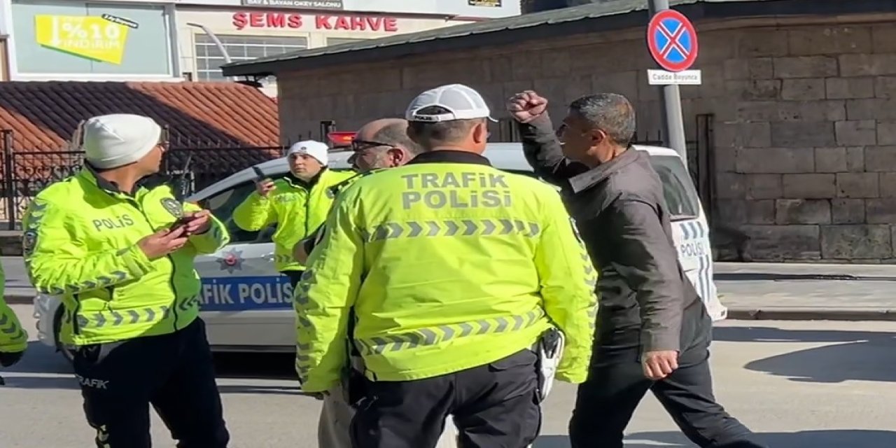 Bıçaklı ‘Yan Baktın’ Kavgası: 1 Yaralı