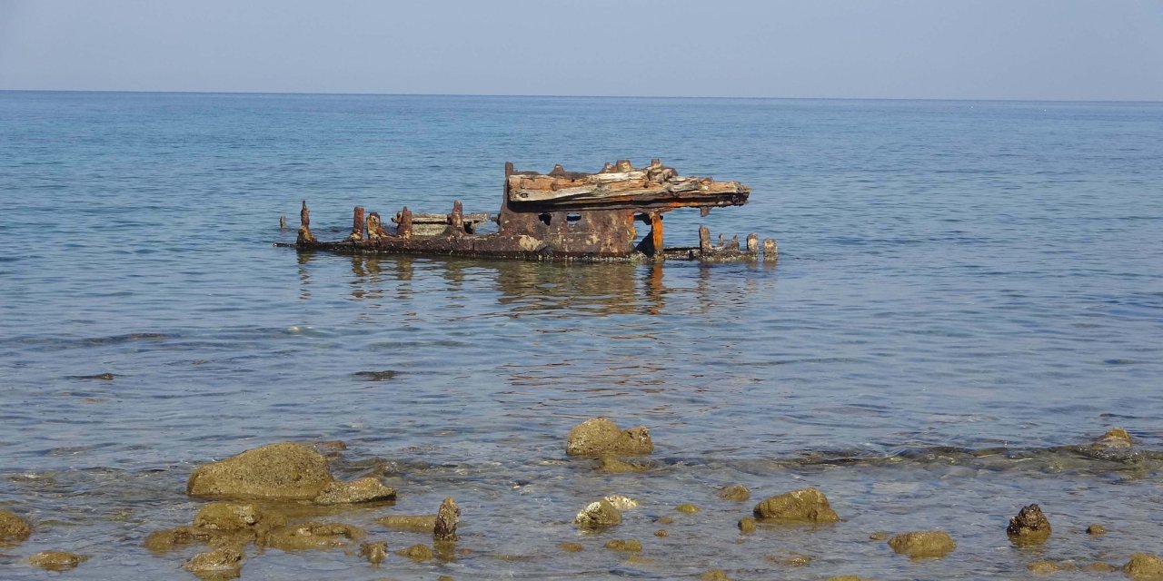 İngilizlerin Tahliye İçin Kullandığı Layter, Çanakkale Savaşları'ndan İzler Taşıyor