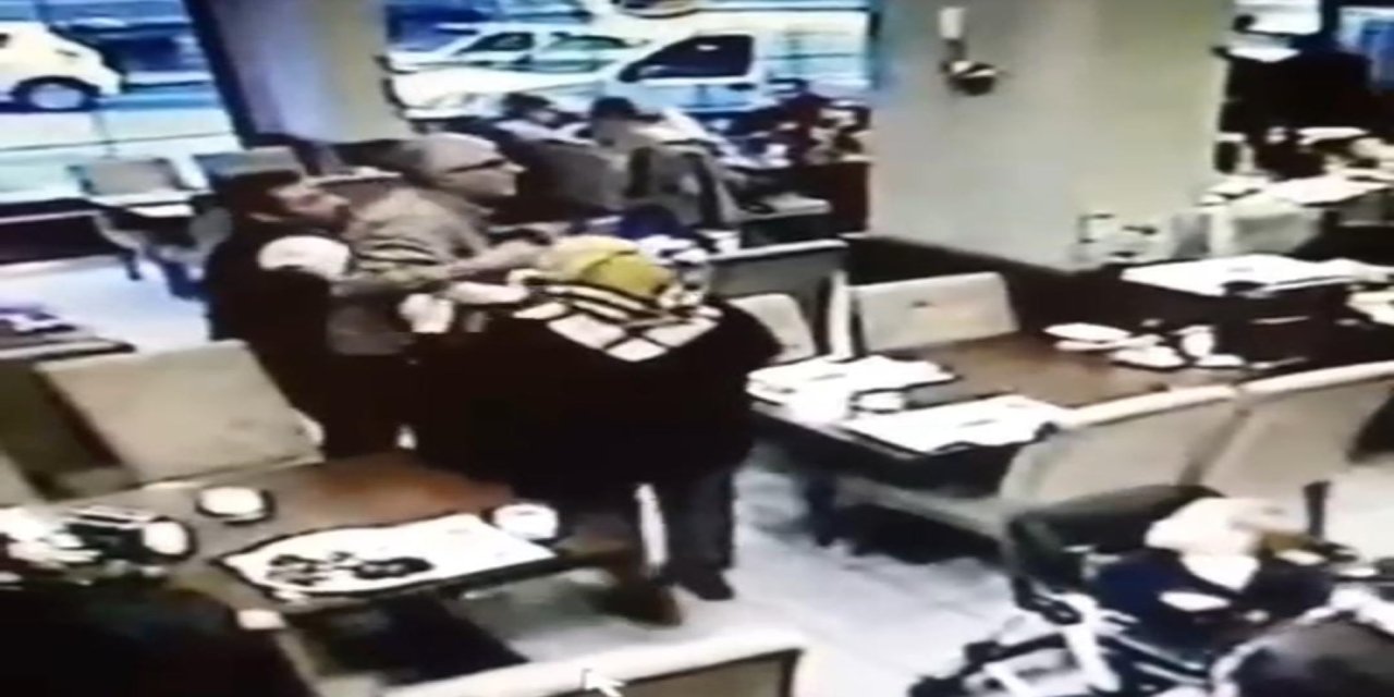 Boğazına et takılan müşteriyi garson kurtardı