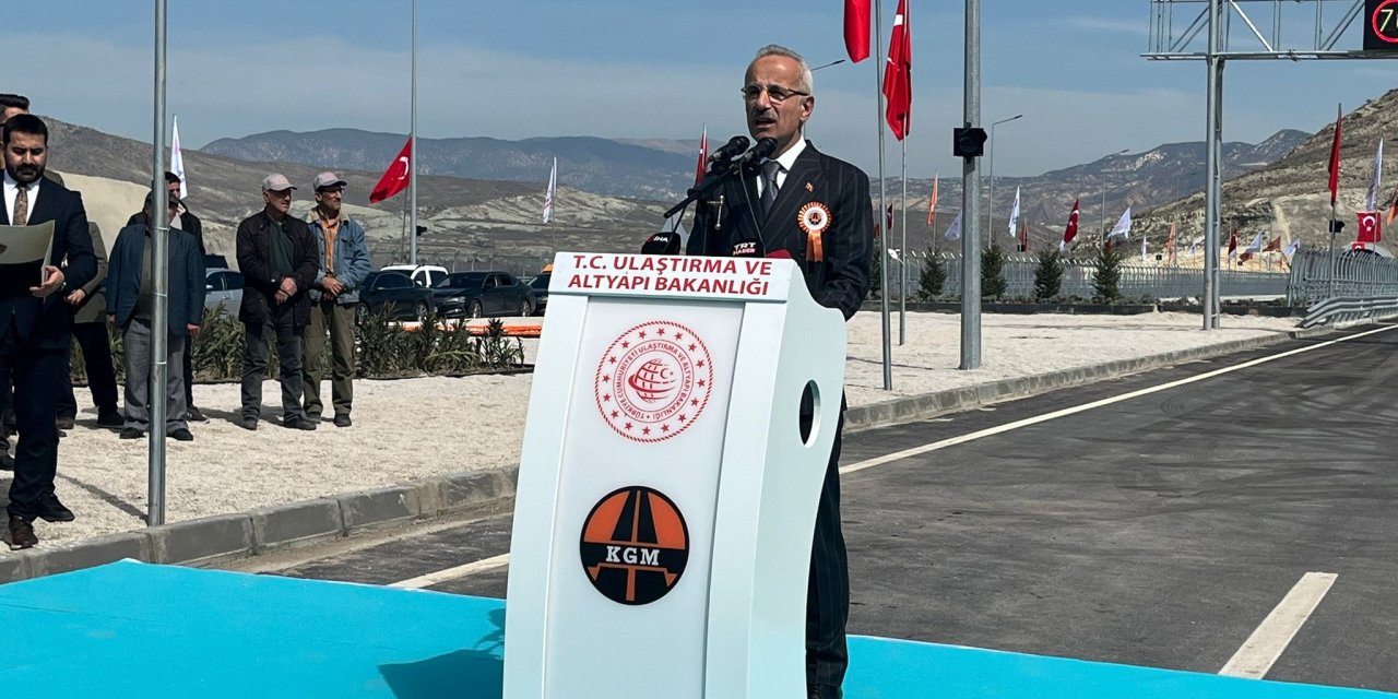 Bakan Uraloğlu: Ankara- İstanbul Süper Hızlı Tren Projesi Başladı