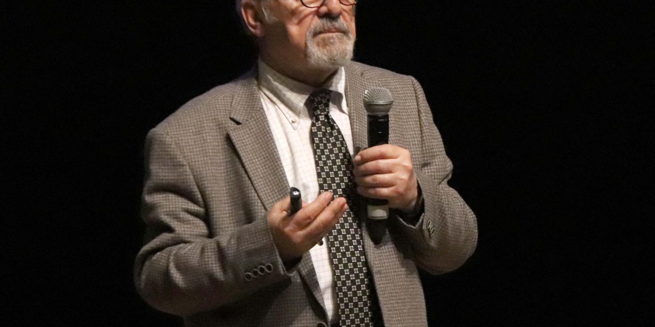 Prof. Dr. Görür: Bu Deprem İşini Halletmemiz Lazım, Aksi Halde Tarihin Çöplüğüne Gideriz