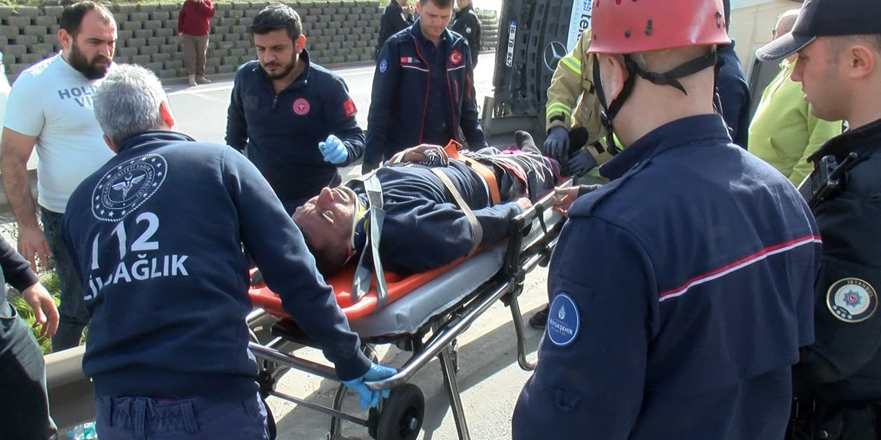 İstanbul-pendik'te Beton Mikseri Devrildi