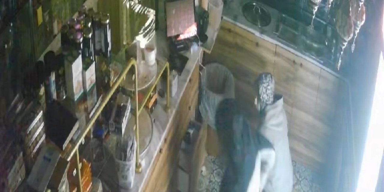 İş Yerine Giren Hırsızlar Kasadaki Parayı Ve Sma'lı Bebek İçin Konulan Yardım Kutusunu Çaldı