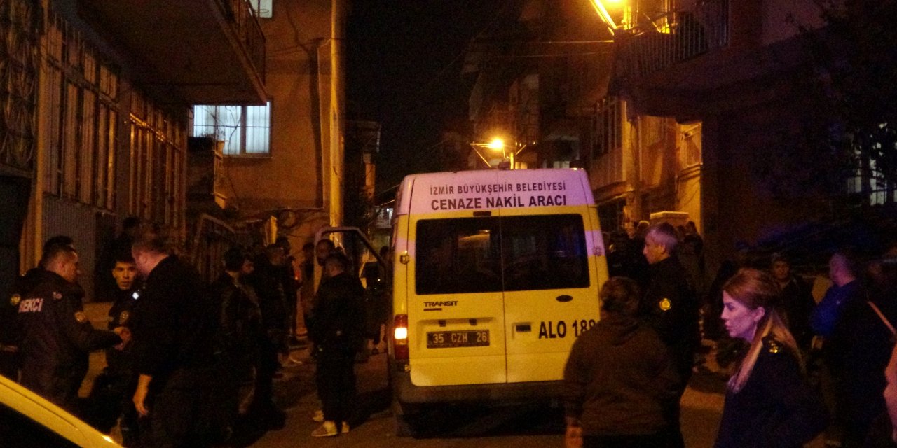 Cinnet Getiren Koca, Eşini Öldürüp, İntihar Etti; Yaralanan Kızı 'Kurtarın Bizi' Diye Yardım İstedi