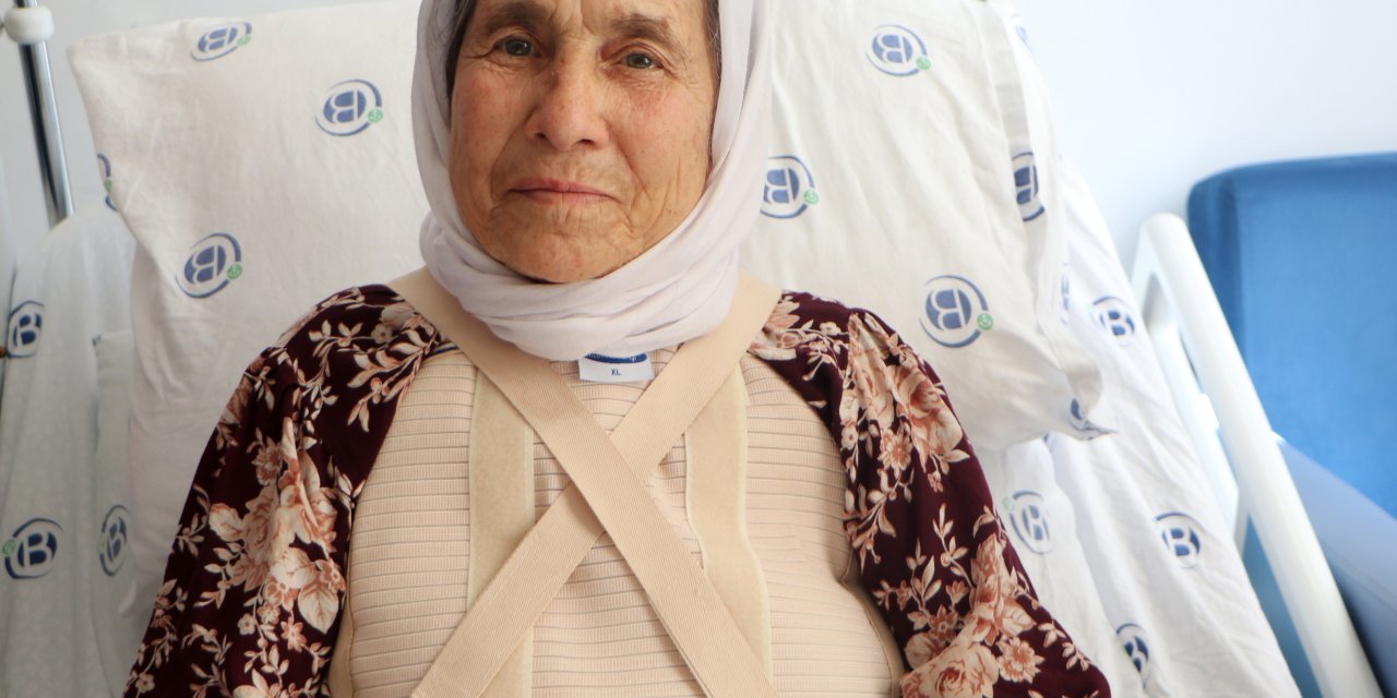 80 Yaşındaki Hastaya 8 Saatlik Ameliyatta Biri Çok Riskli 5 Operasyon