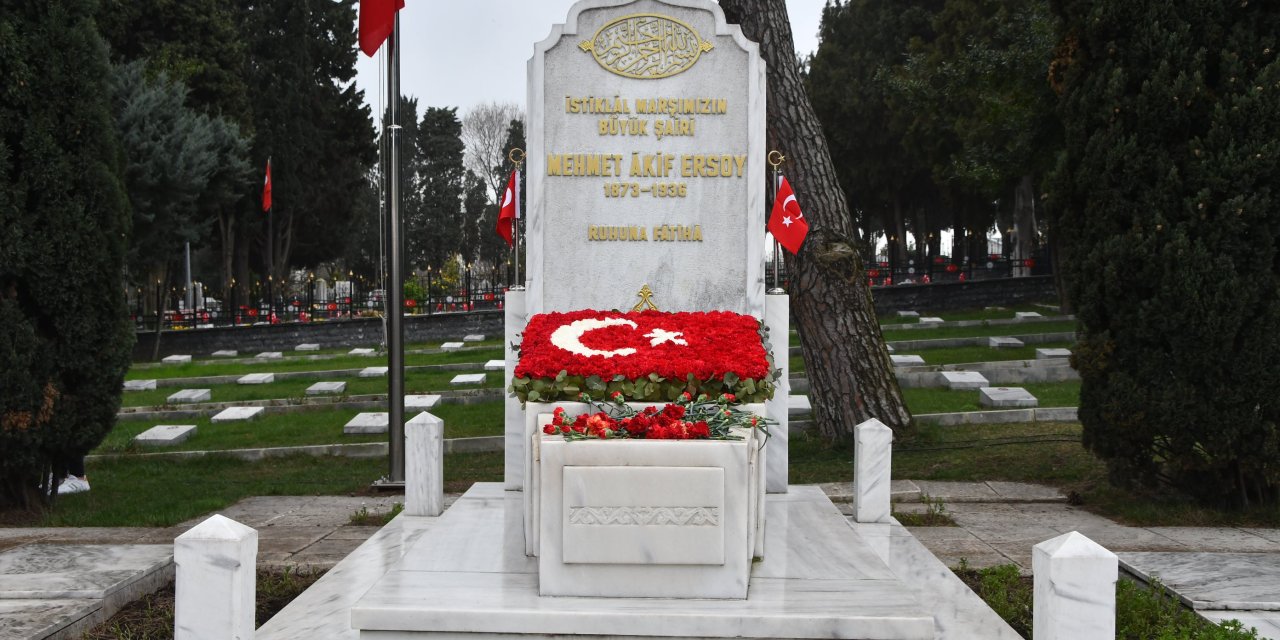 Mehmet Akif Ersoy Kabri Başında Alındı