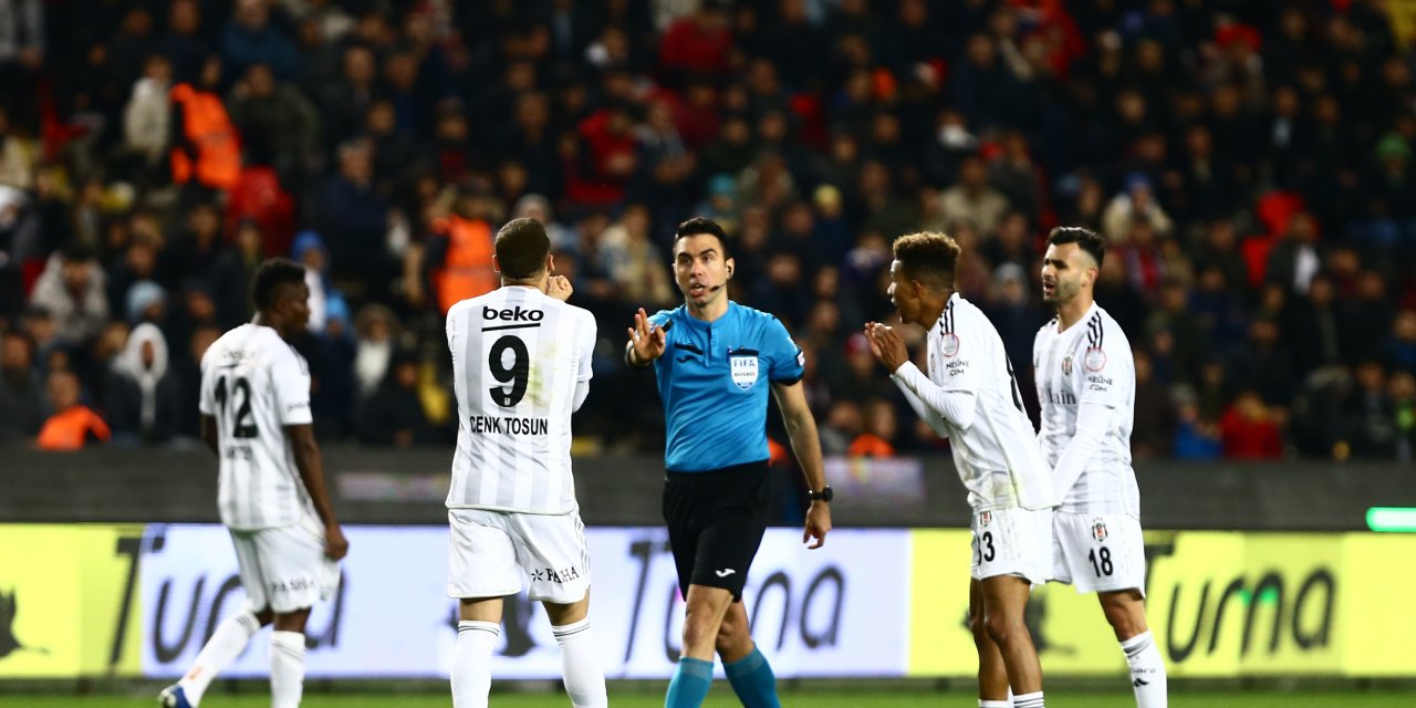 Beşiktaş İlk Golü Atınca Yemiyor, Yiyince De Atamıyor