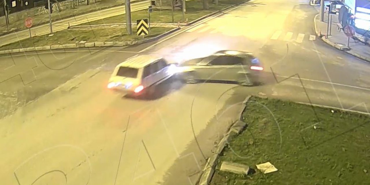 Ehliyetsiz Alkollü Sürücünün Ceza Kesildikten 1 Saat Sonra Yaptığı Kaza Kamerada