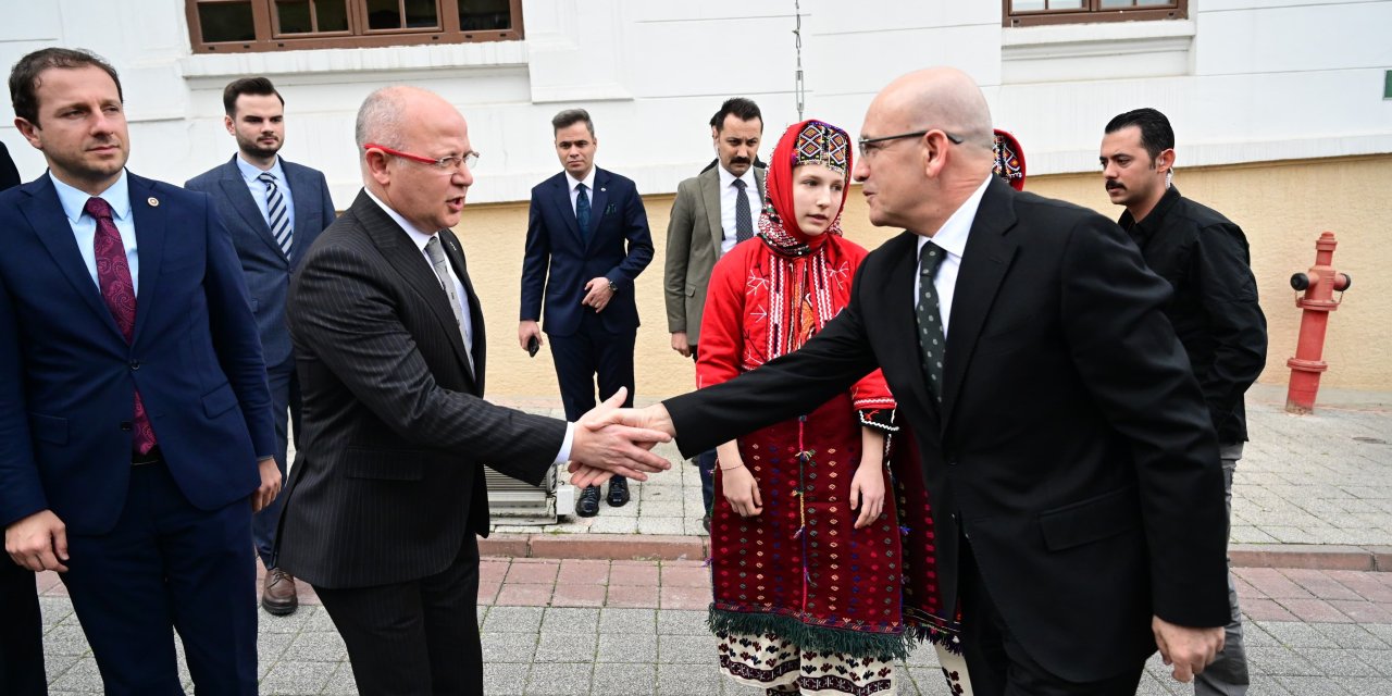 Bakan Şimşek, Bursa'da İş İnsanları İle Bir Araya Geldi