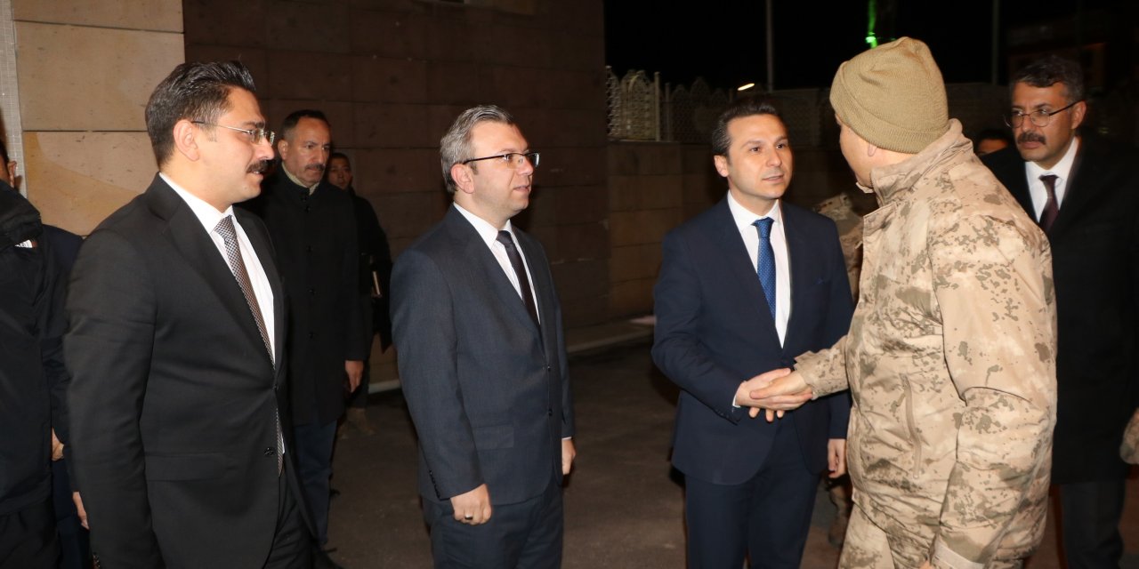 Bakan Yerlikaya, Üs Bölgesinde Askerlerle İftar Yaptı