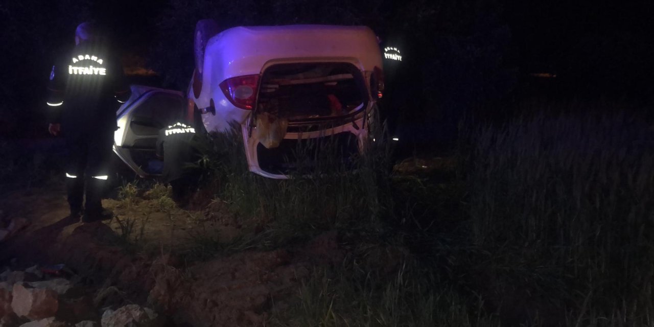 Otomobil, Kayaya Çarpıp Takla Attı: 2 Yaralı