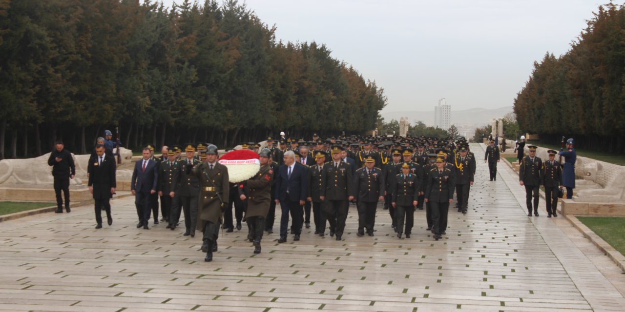 Kara Harp Okulu Öğrencileri, Anıtkabir'i Ziyaret Etti