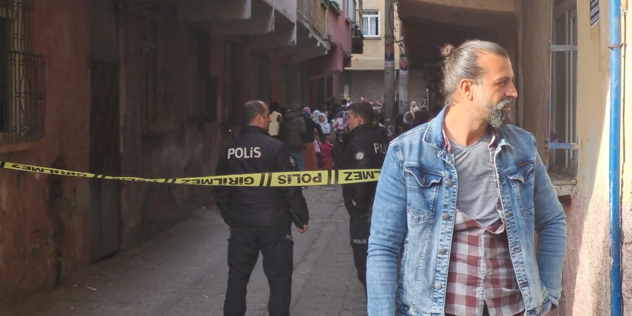 Akrabalarının Silahlı Kavgasında Arada Kalıp Ölen Kadın, Toprağa Verildi