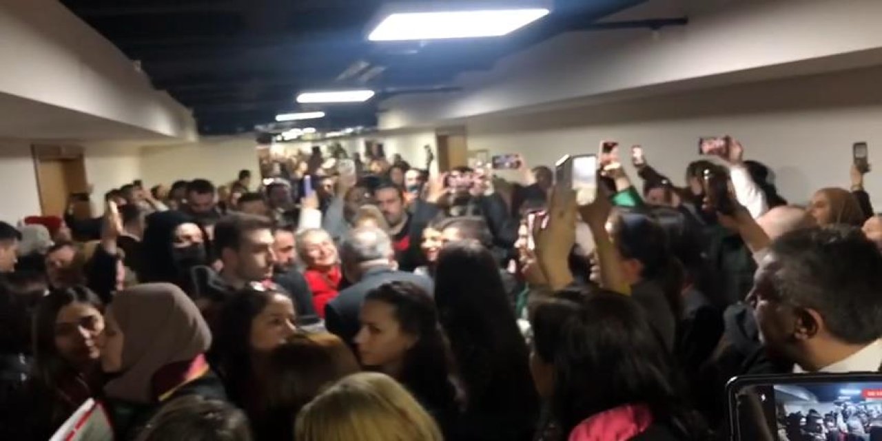 İstanbul - Eros İçin Hayvanseverler Adliyeye Akın Etti