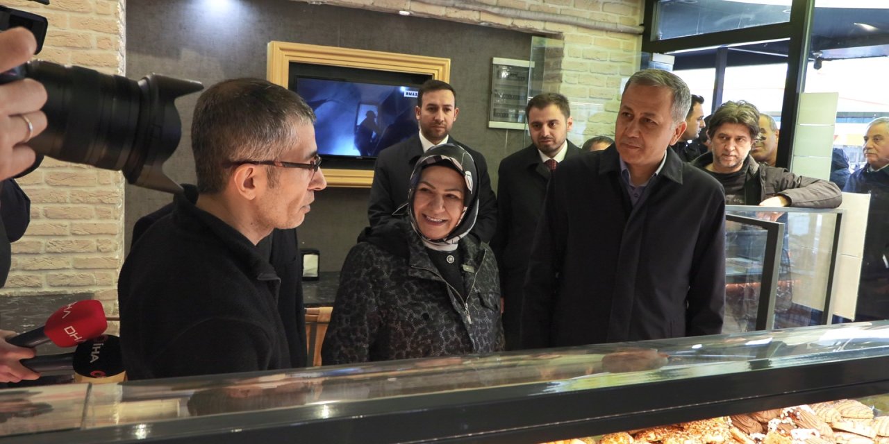 İstanbul-bakan Yerlikaya Sancaktepe'de Esnafları Ziyaret Etti