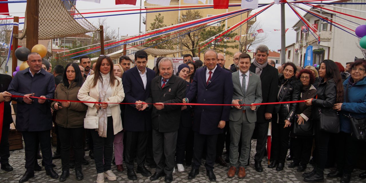 Avcılar’da Ambarlı Köyiçi Meydanı Açıldı