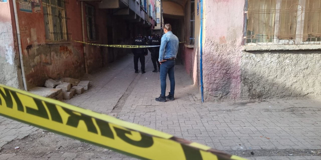 Silahlı Kavgada Arada Kalıp Ölen Kadının Cinayet Şüphelisi Yakalandı