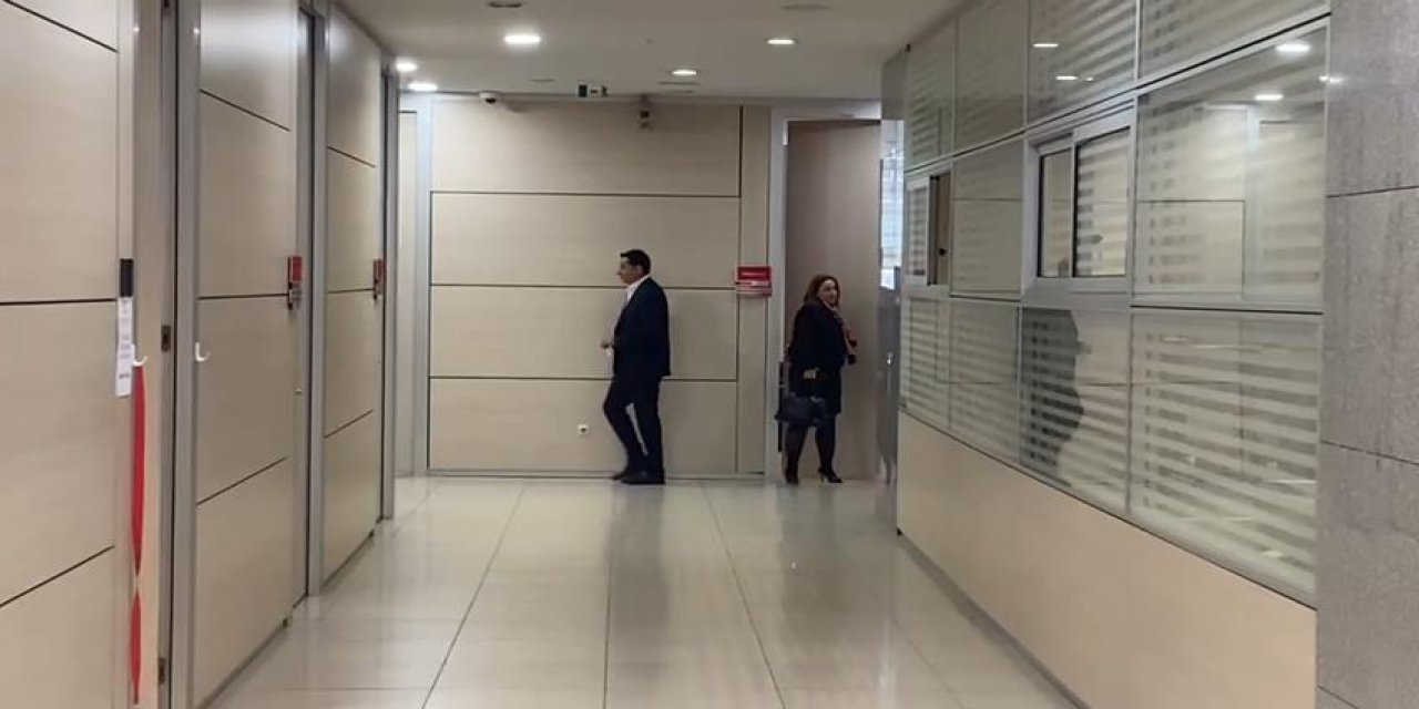 İstanbul- (Ek Görüntüyle) Chp'deki Para Sayma Görüntülerine İlişkin 2 Kişi İfade Vermek İçin Adliyede