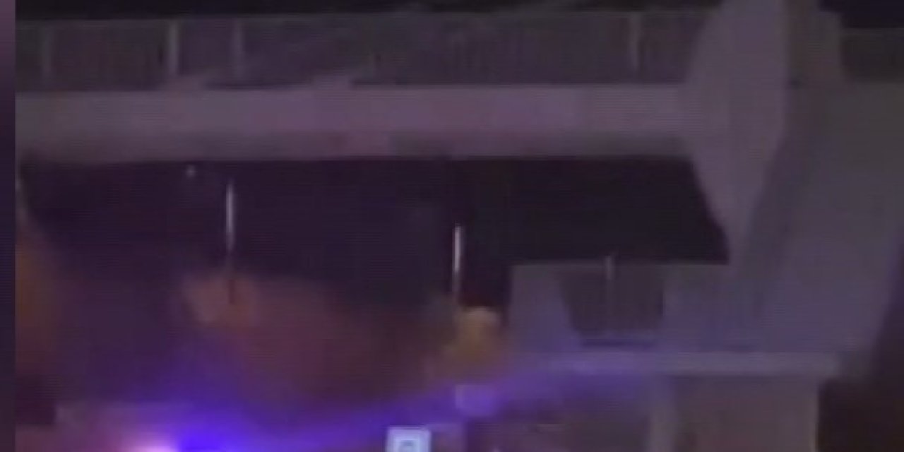 İstanbul - Büyükçekmece'da 'Dur' İhtarına Uymayıp Kaçtı; Aracından Kaçak Göçmen Çıktı