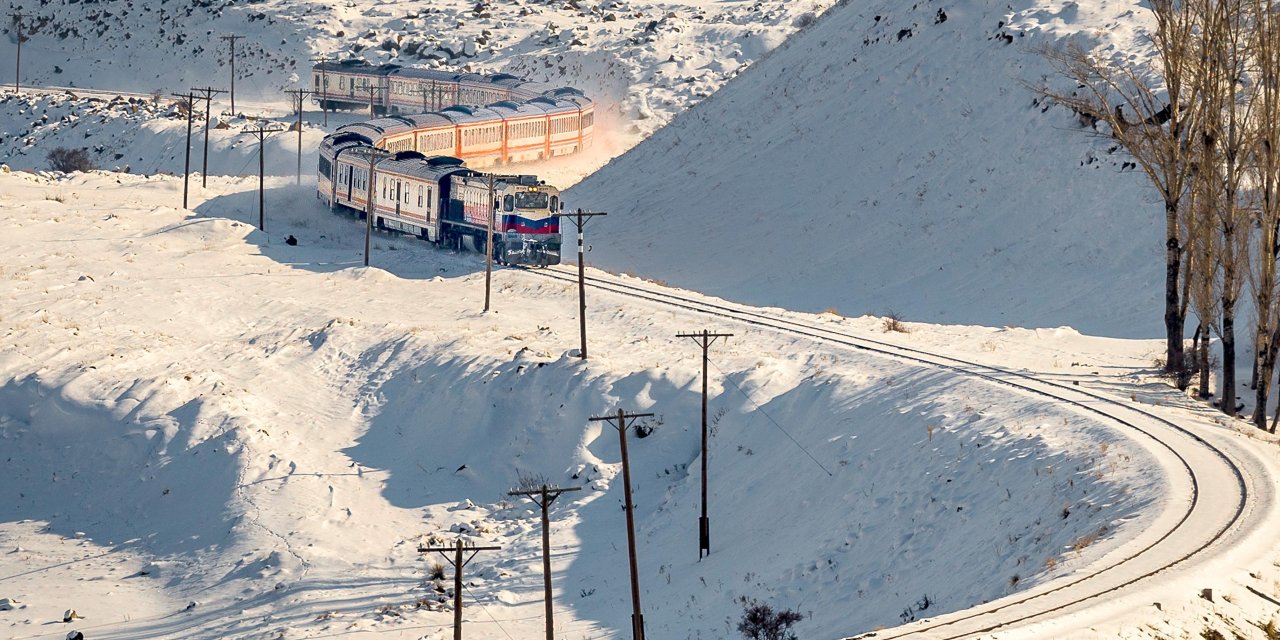 Bakan Uraloğlu: Turistik Doğu Ekspresi'nde 11 Bin 611 Yolcu Seyahat Etti