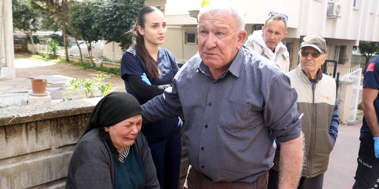 Evinde Yangın Çıkan Kadın, Gözyaşları İçinde Müdahaleyi İzledi