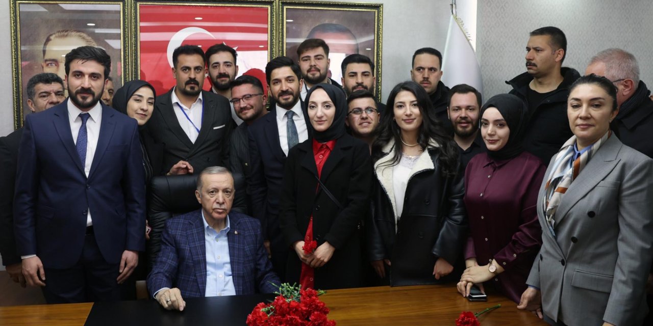 Erdoğan: Irkçılık, Ayrımcılık Söylemlerine Seslerini Çıkarmayanlar Sizin Hakkınızı Mı Savunacak (2)