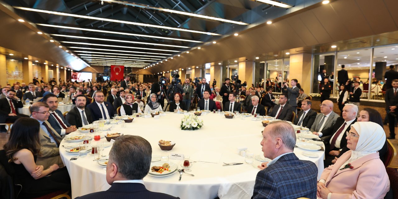 İstanbul-cumhurbaşkanı Erdoğan 14 Mart Tıp Bayramında Sağlık Çalışanlarıyla Buluştu-1