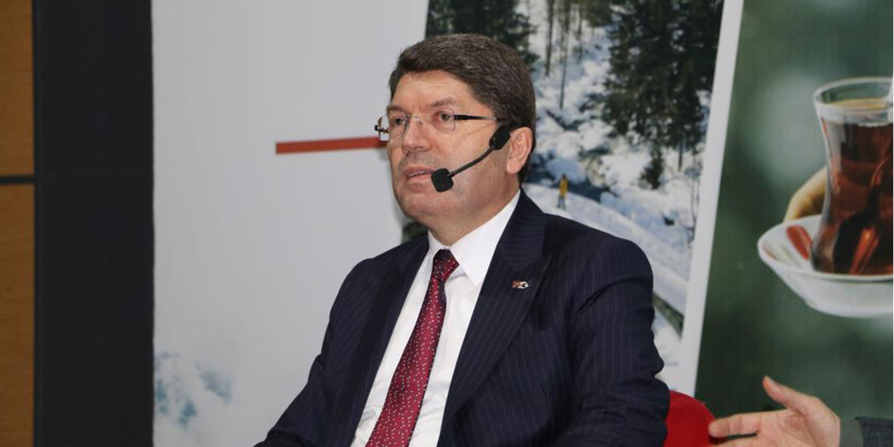 Adalet Bakanı Tunç, Rize'de gençlerle bir araya geldi