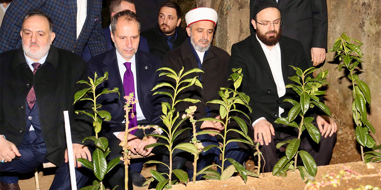 Fatih Erbakan, Rize'de Resul Bölükbaş Hocaefendinin Kabrini Ziyaret Etti