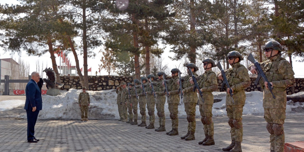 Bakan Güler, Irak'tan Hakkari'ye Geçti