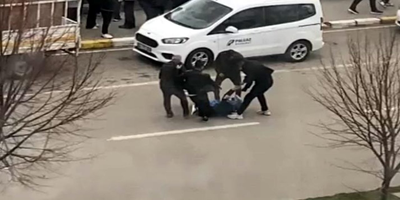 Trafik Tartışmasında Motosikletliye Darp Kamerada