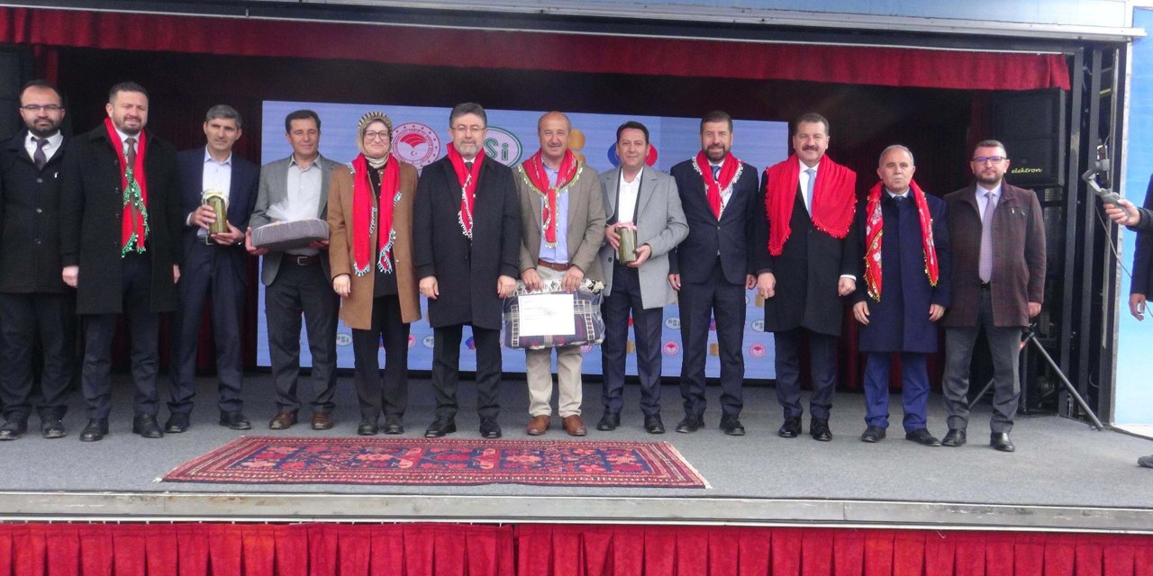 Bakan Yumaklı: Siyasette Güvenli Limandır Ak Parti