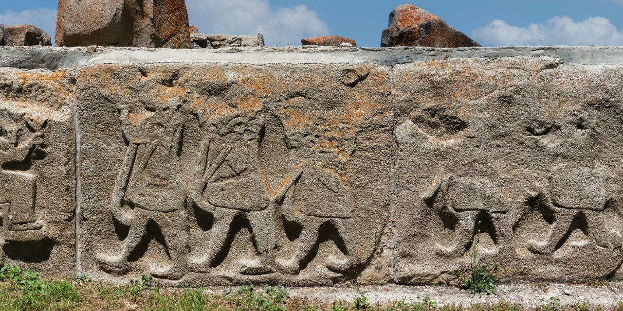 Milliyet Arkeoloji’den Yeni Sayı: Tarihten Bugüne Bahar Bayramları Mercek Altında