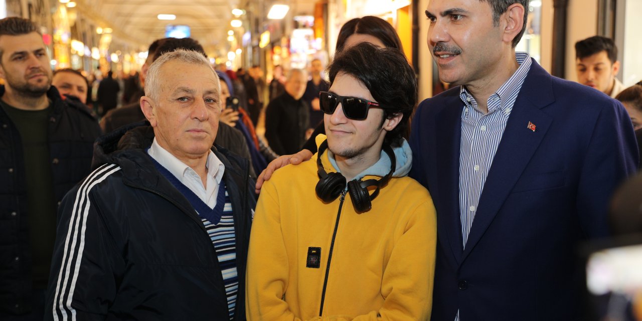 İstanbul-ak Parti İbb Başkan Adayı Murat Kurum Kapalıçarşı Esnafını Ziyaret Etti