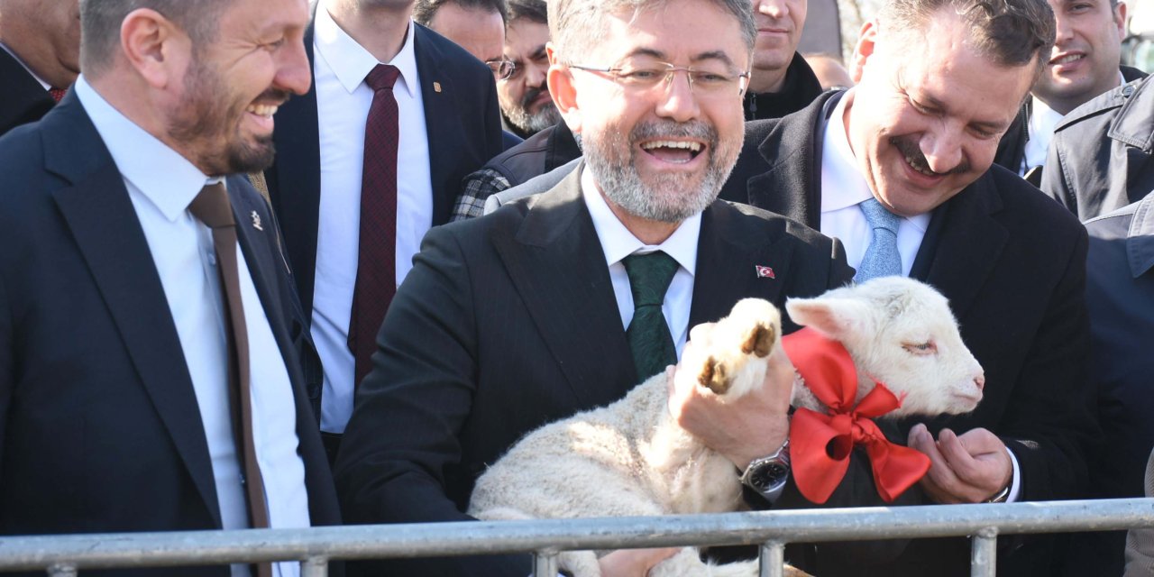 Bakan Yumaklı: Siyasette Güvenli Limandır Ak Parti (2)