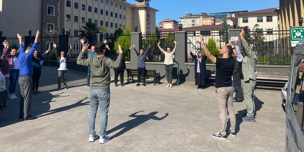 Rize İl Sağlık Müdürlüğü personelleri tarafından düzenli fiziksel aktivite hareketi başlatıldı