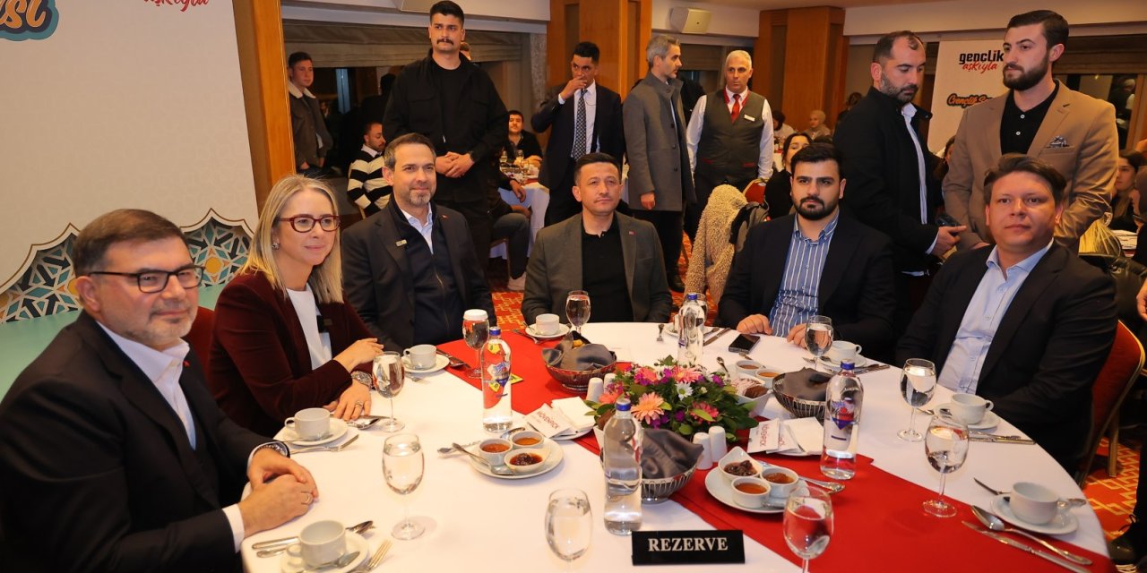 Bakan Bayraktar: Mehmet Öntürk'e Yetkiyi Vererek Hatay'ımızın Kalkınmasını Sağlayacağız (2)