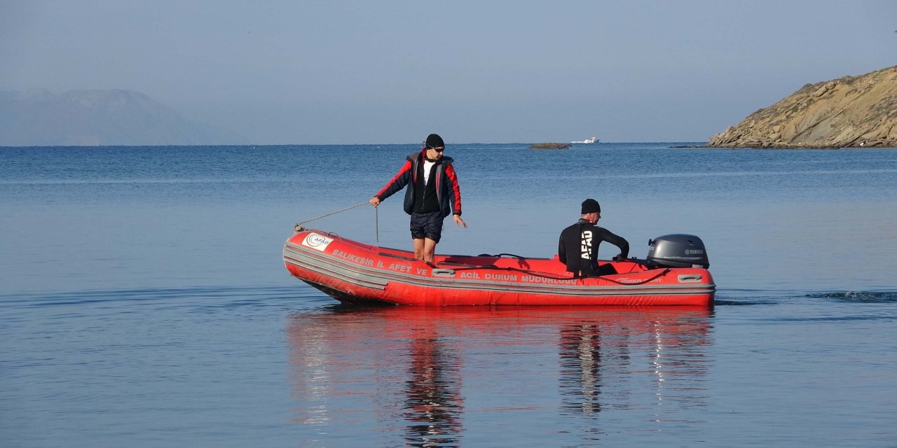 Çanakkale’de 22 Göçmenin Öldüğü Bot Faciası; Takviye Ekipler De Arama Çalışmalarına Katıldı