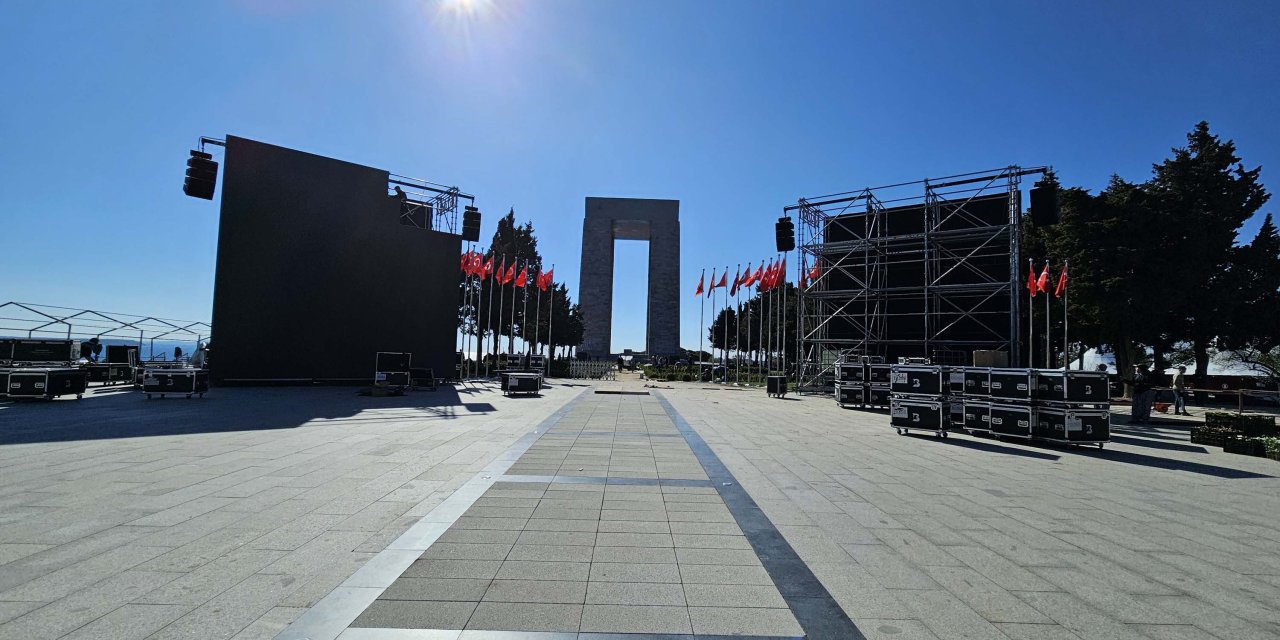 Şehitler Abidesi'nde '18 Mart' Hazırlığı