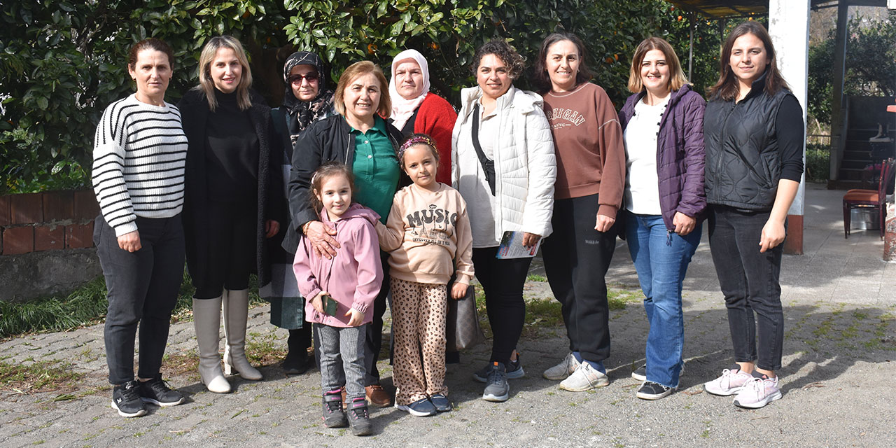 Kadın muhtar adayı azalarını da kadınlardan seçti