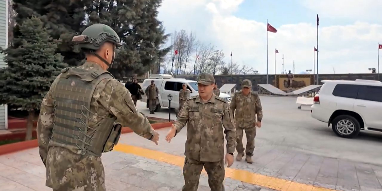 Orgeneral Bayraktaroğlu, Sınır Ötesi Ve Hudut Hattındaki Askerleri Denetledi